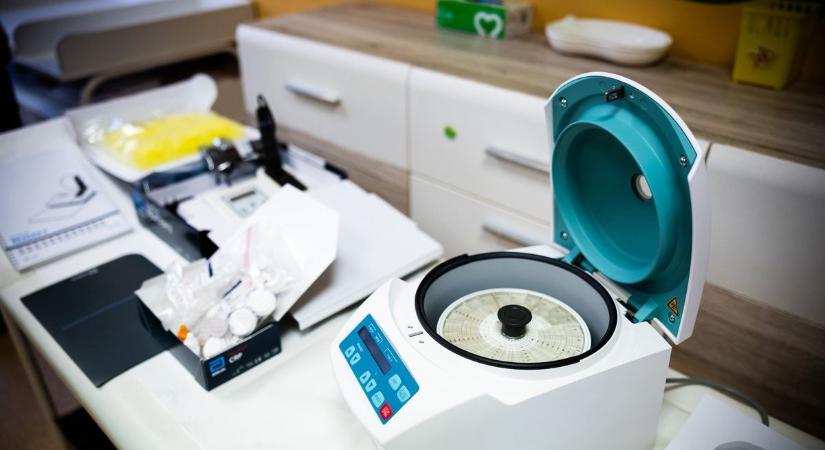 Hiánypótló eszközökkel segítették a siófoki gyermekosztályt a vadászok