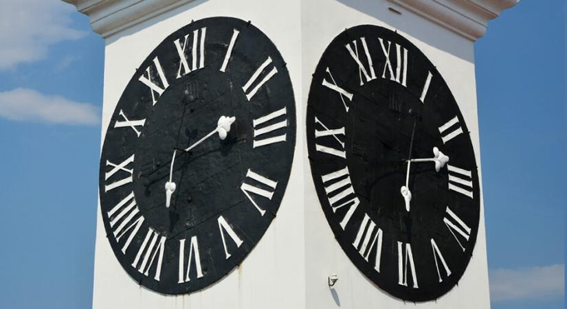 Tíz nap múlva óraátállítás