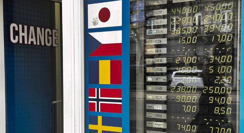 Dollárba, euróba vagy aranyba érdemes fektetni?