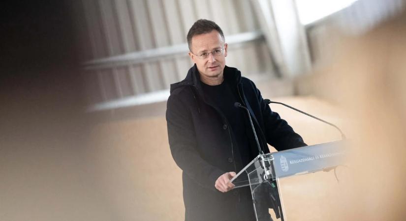 Új gázhálózat, régi vita: Szijjártó szerint Brüsszel lesz hiteltelen, ha nem jön uniós pénz erre a projektre