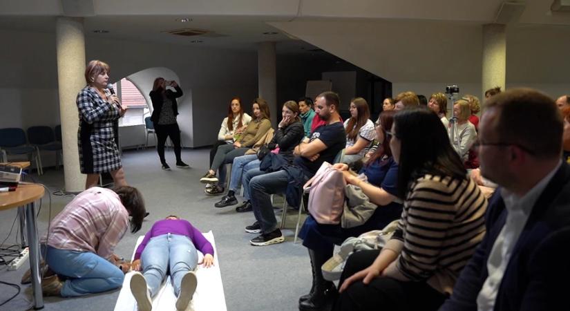 Fókuszban a gyermekek stresszkezelése a Lélektár előadásán