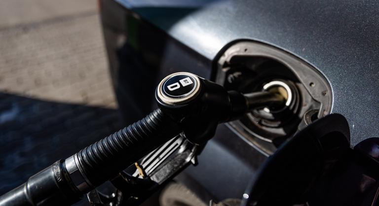 Tovább drágulnak a nem védett áras üzemanyagok