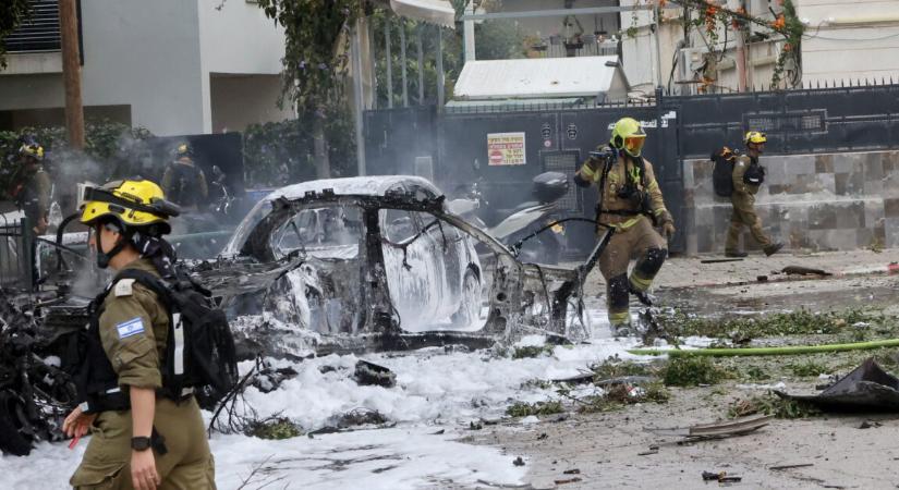 Irán megindította a támadásokat Tel-Aviv ellen – már be is csapódtak a rakéták