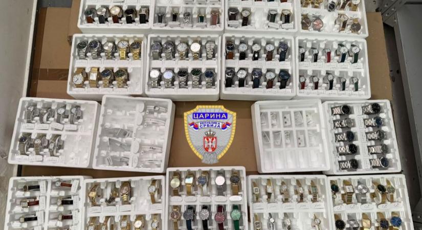 Tízezer euró értékben próbált órákat csempészni, lebukott Horgosnál