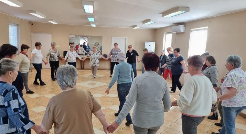 Tánccal az egészségért: fantasztikus közösség formálódott Tégláson