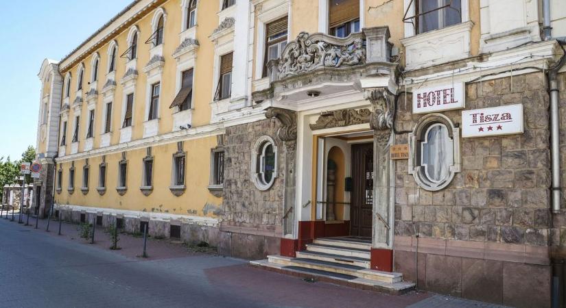 Berkó Attila: felújítjuk a Tisza Szállót