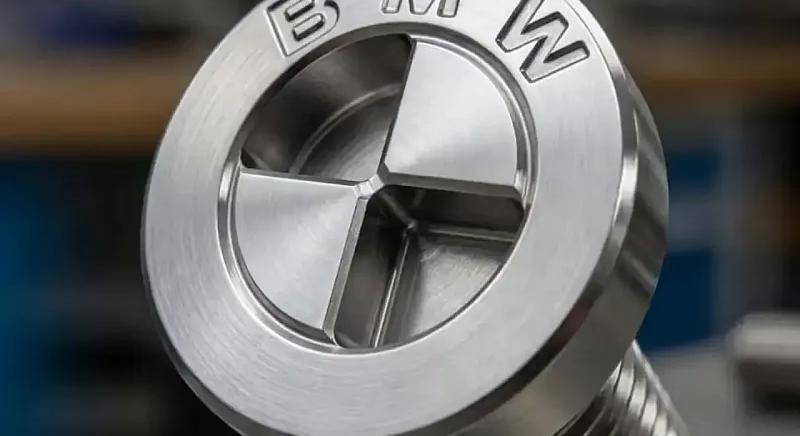 Kombi is lesz a BMW legújabb elektromos autójából