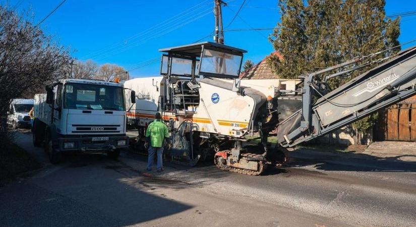 Egerben javában zajlik a 25-ös felújítása – Itt vannak az új szabályok