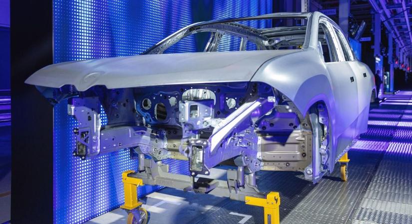 BMW-vezér: Ez nem választás kérdése – Exponenciális sebességgel tör át az AI Debrecenben