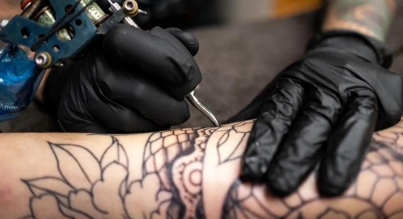 Ijesztő figyelmeztetés: súlyos árat fizethetünk a tetoválásért