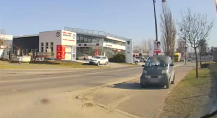 Ez meredek: még ő anyázott, miután volt képe így autózni Veresegyházon – videó