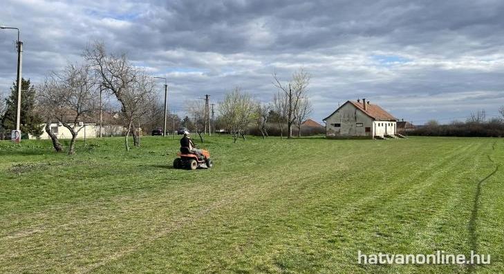 Tavaszi munkák Karácsondon 