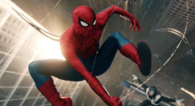 Miért tűnik teljesen másnak Peter Parker a legújabb Pókember-filmben?