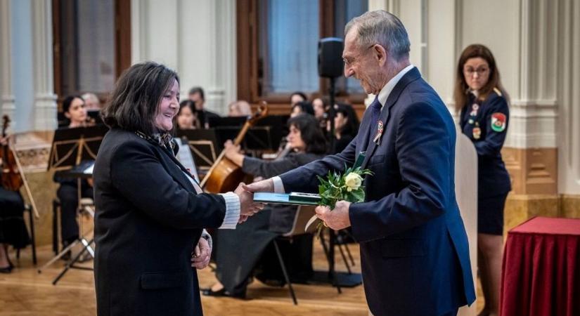 Rangos kitüntetésben részesült a Bajai Liszt Ferenc Alapfokú Művészeti Iskola zongora szakos oktatója
