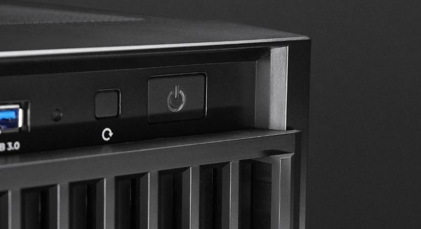 Jó a retró: Chieftec UNI számítógépház