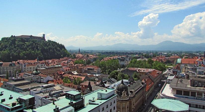 Kémbotránytól hangos Szlovénia a vasárnapi választások előtt