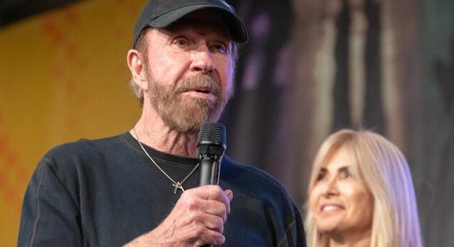 Hawaiin került kórházba a legendás Chuck Norris