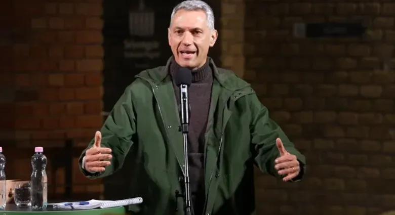 Lázár János: 16 év után Orbán Viktor sem lett fiatalabb, nem slim fit, inkább egy Duracell-elemhez hasonló
