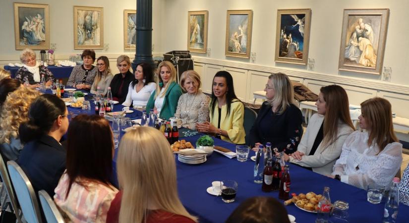 Koncz Zsófia: a választás tétje az édesanyák számára is nagy