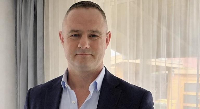 Magyar Péter megunta, hogy Magyar Péternek nézik, ezért tisztázta, ő nem az a Magyar Péter, hanem a másik Magyar Péter