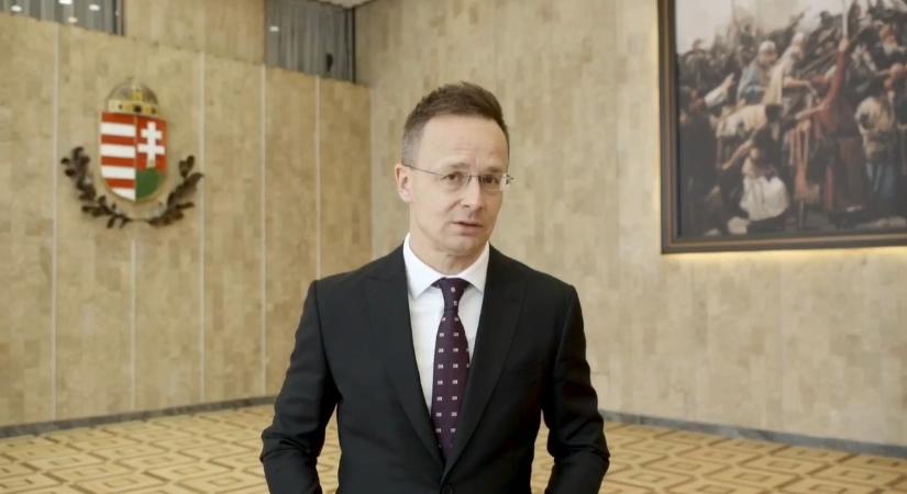 Csőbe húzott egy litván politikust egy újságíró, aki Szijjártó munkatársának adta ki magát