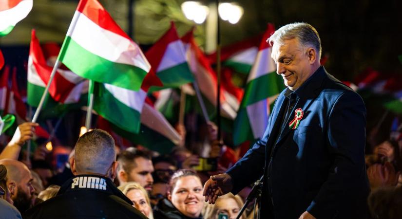 Orbán Viktor az ukrán zászlós provokációról: „Nem vizsgálok semmi ilyet, a kérdést is nevetségesnek tartom”