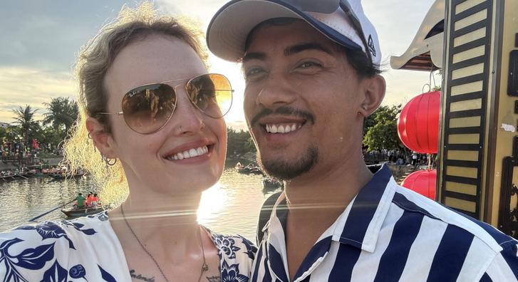 Két hét után magára tetováltatta szerelme nevét, megosztja az internetet a különös románc