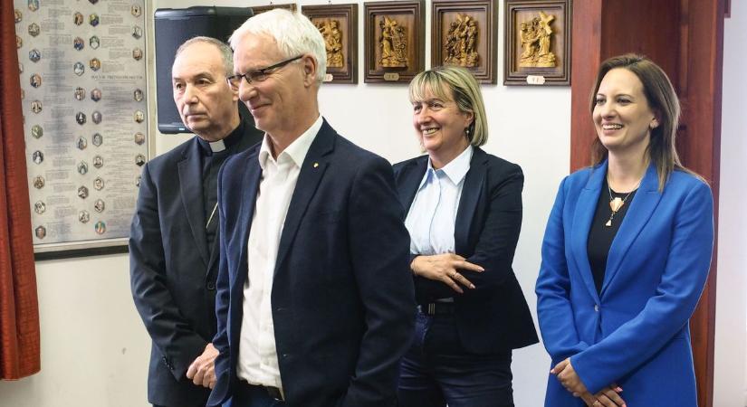 Új katolikus óvoda épül Várpalotán, komplex nevelési központ jön létre (galéria)