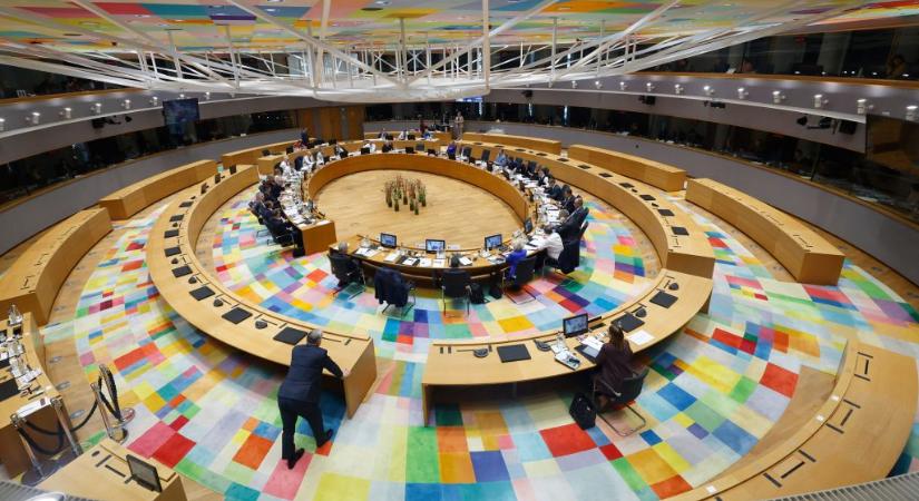 Amikor videón bekapcsolódott Zelenszkij az EU-csúcs ülésére, Orbán otthagyta a tárgyalóasztalt