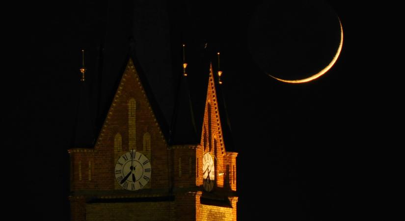 A holdsarló közelében ragyog majd a Vénusz a pénteki naplementét követően