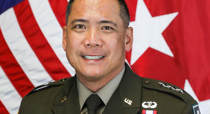 Titkos térképeket felejtett egy európai vonaton a másnaposan beszédet tartó amerikai tábornok