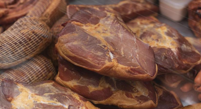 Idén nem lesz drágább a húsvéti sonka, nyugalomra viszont így sincs ok