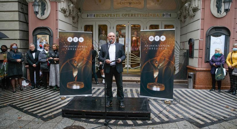 Fegyverrel fenyegették meg a magyar hírességet, hátborzongató részleteket osztott meg