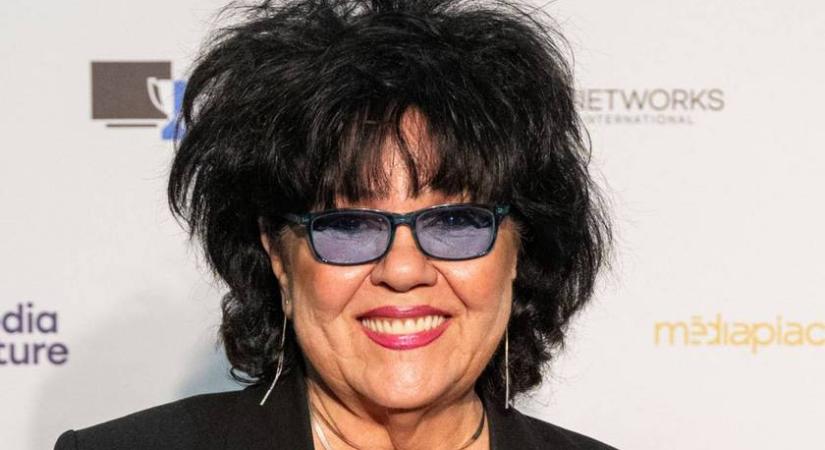 A 77 éves Dolly olyan fiatalos volt a vörös szőnyegen, hogy rá sem ismertünk: évtizedeket letagadhat a korából