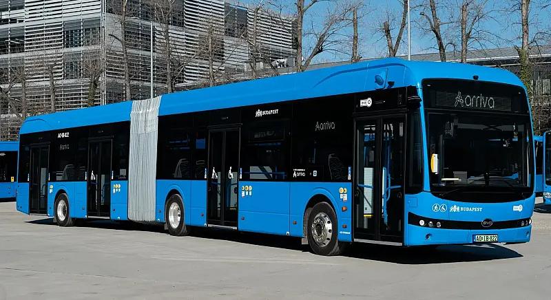 Áprilisban jönnek a csuklós elektromos buszok Budapestre