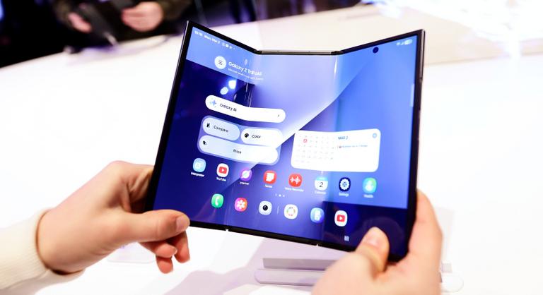 Elhasalt a Samsung csodatelefonja, máris leállították a gyártását