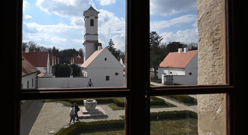 Lázár újabb kudarca: ingyen sem kellenek a felkínált állami kastélyok