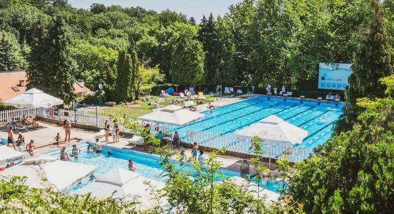 Elveszíthetjük a Külkerpark strandját? Harc indul Buda egyik utolsó zöld oázisáért