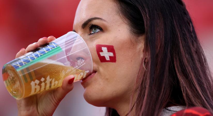 Mondunk egy országot, melyik világhírű sörmárka származik onnan?