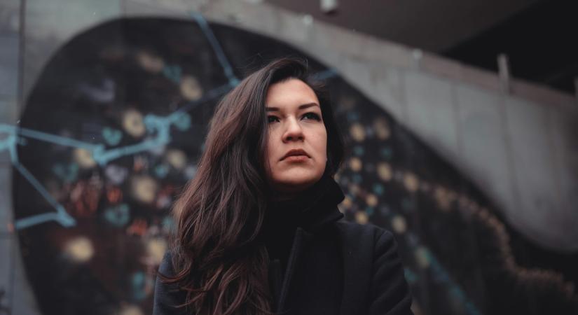 „Chilit szívtam az orromba és felmásztam a lámpaoszlop tetejére.” – A depresszió 10 kevésbé ismert jele