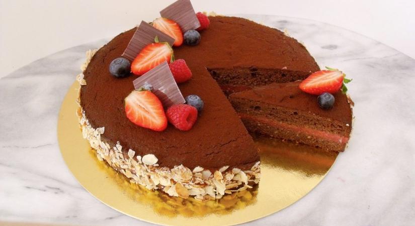 Tolna vármegyében is mélyen a zsebükbe kell nyúlniuk a tortarendelőknek