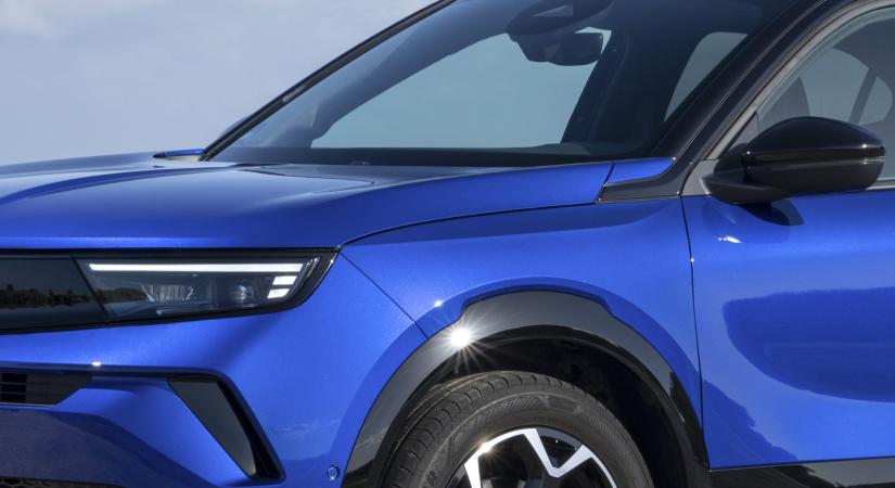 Több autótípust is visszahívnak tűzveszély miatt, ezek azok