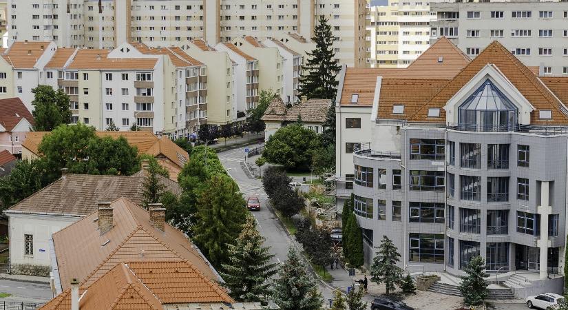 Hatalmas sorok az adópénztáraknál Hargita megyében – Hosszabb nyitvatartással reagálnak a városok