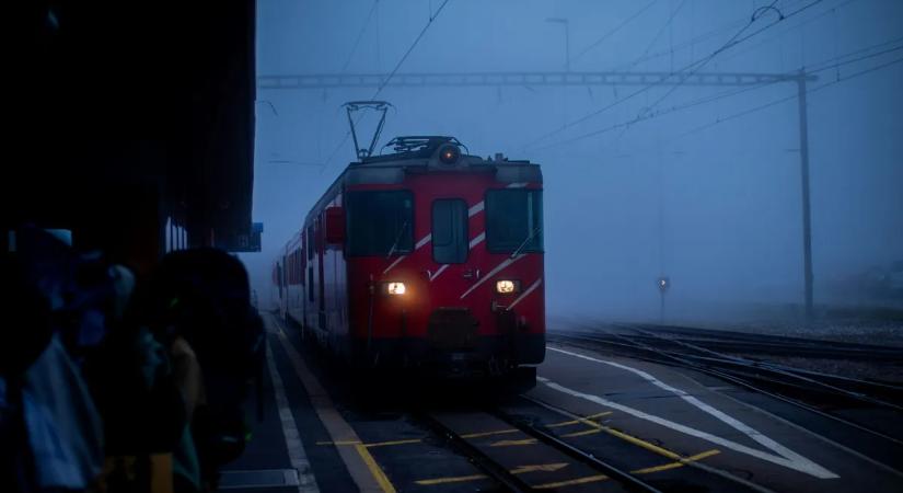 Késes fenyegetőzött, így akart pénzt szerezni, de nem járt sikerrel a ceglédi vasútállomáson