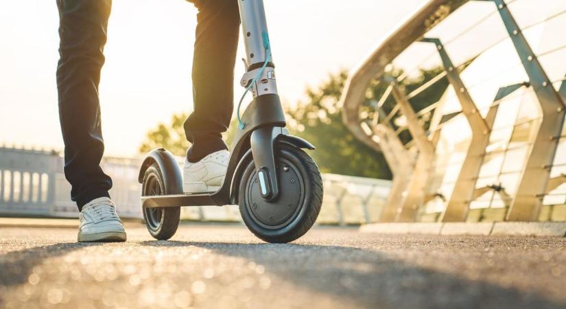 Részegen rollerezett, de ez csak a kezdet volt