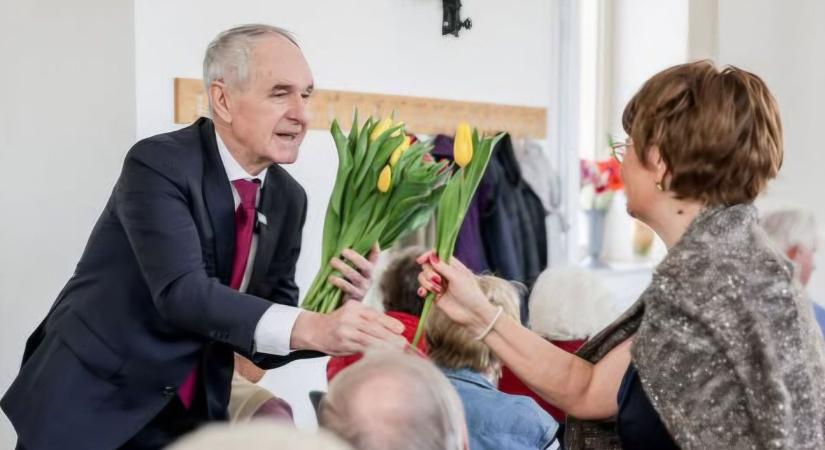 Remek versmondók, kiváló énekesek színesítik a város kulturális életét