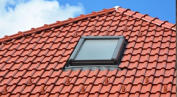 A tetőtéri ablak nem csak egy nyílászáró: gondatlan kivitelezés miatt az egész ház elázhat