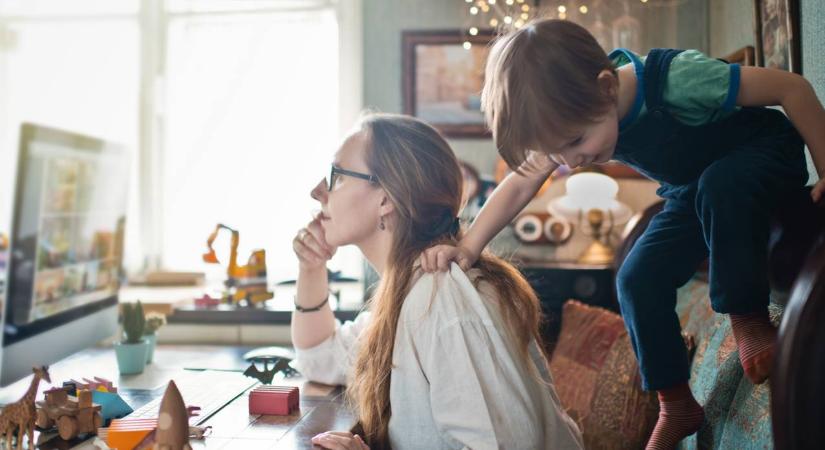 Nem mindig látszik: apró jelek, hogy a szeretted nehéz időszakon megy át