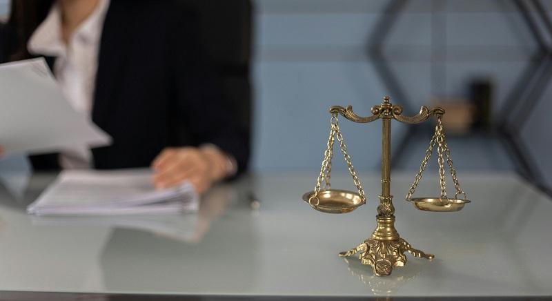 A bírák perrel fenyegetik a kormányt