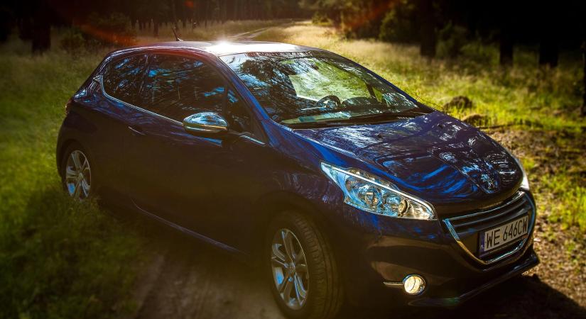 Félmilliós Peugeot és 15 milliós Renault: a francia használtautó-piac két arca